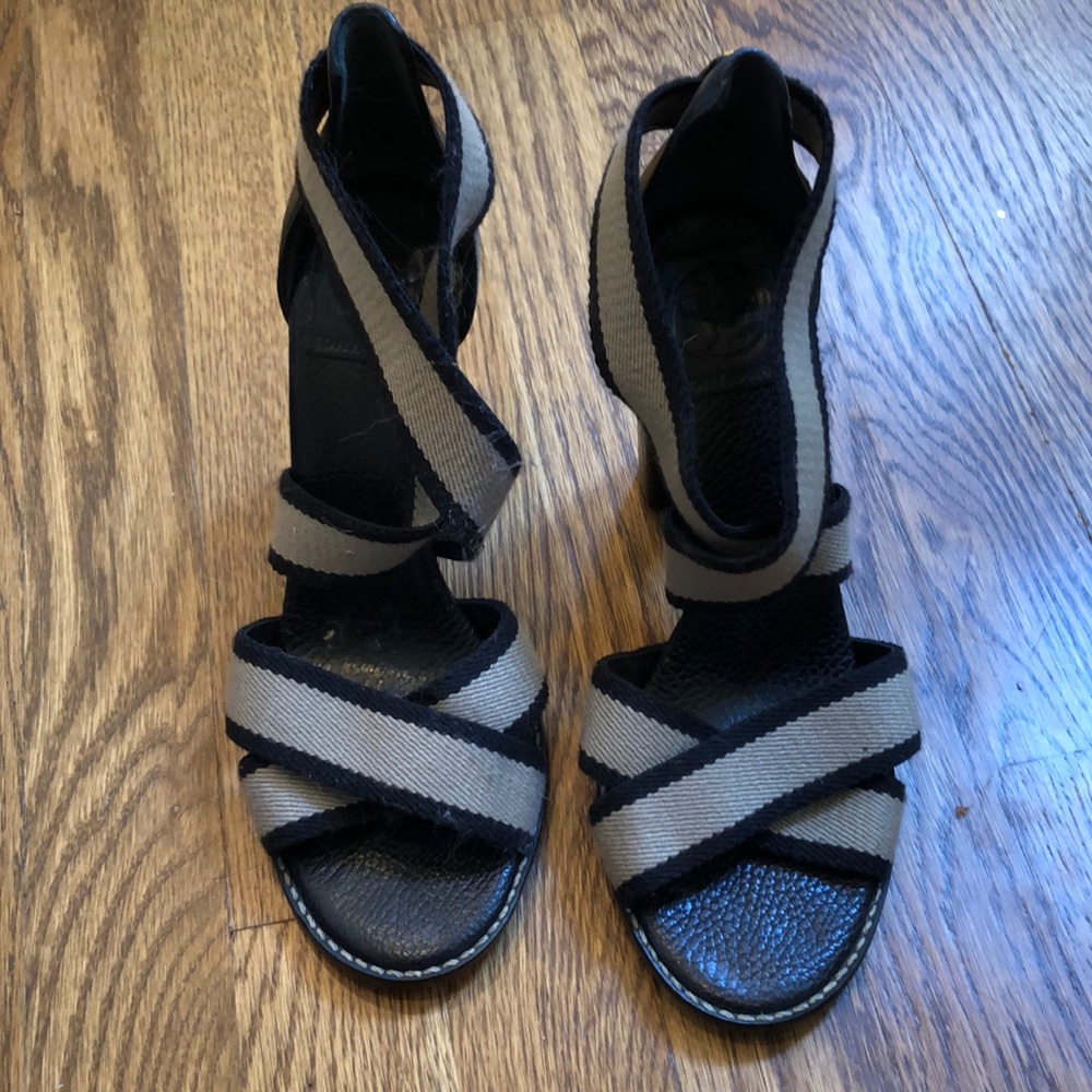 Open work high sandals